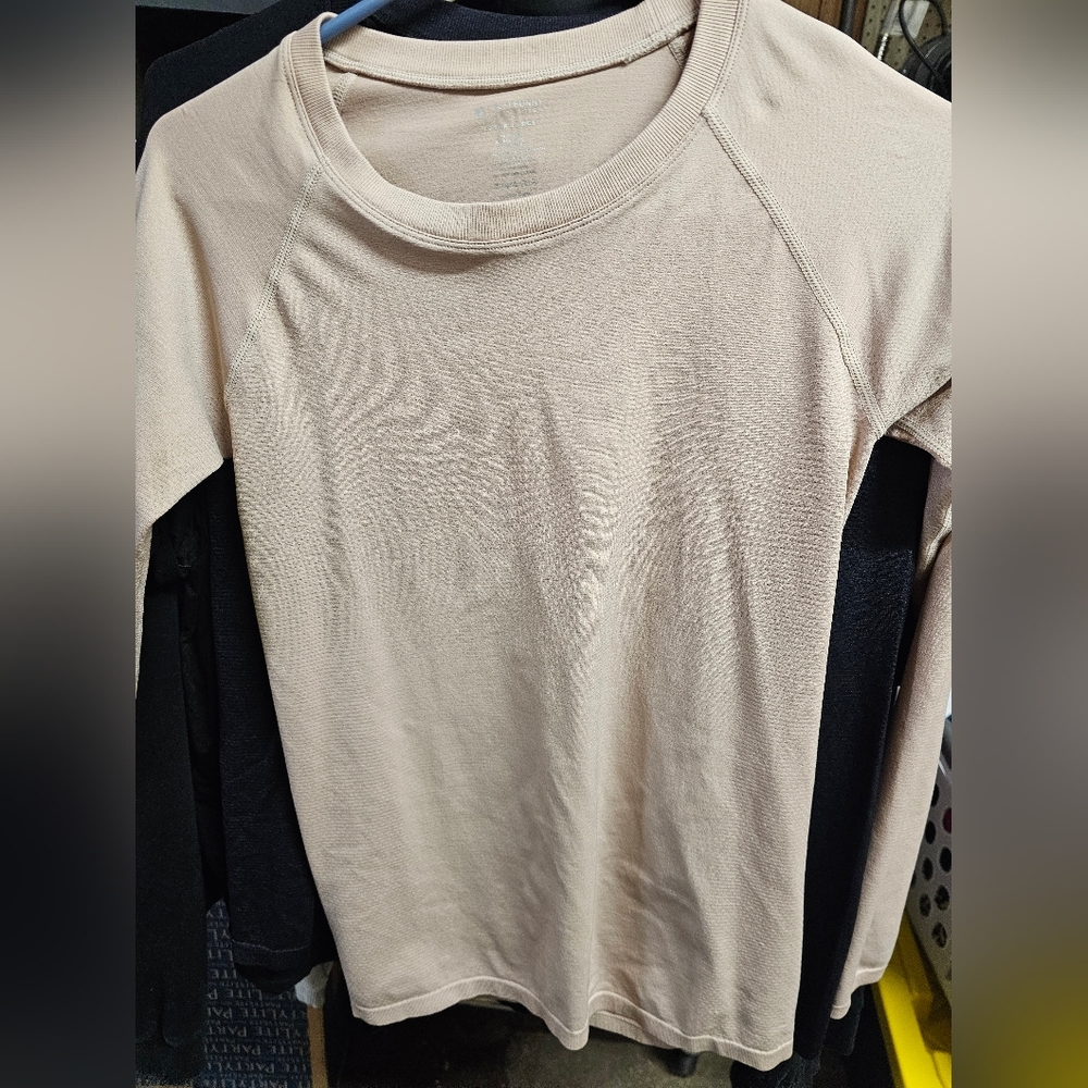 Buffbunny L/s synergy donut worry XL NWOT